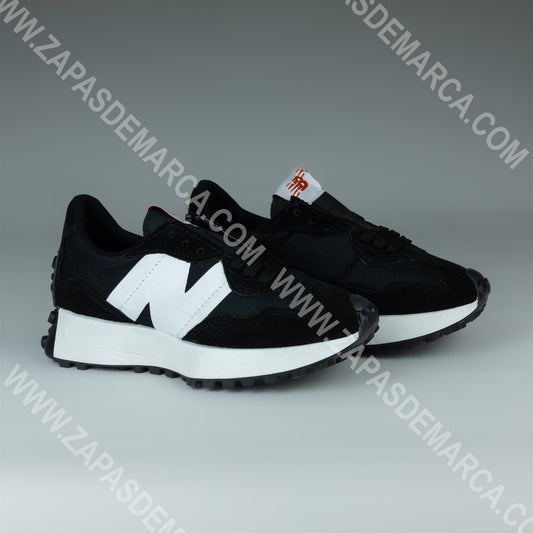 NEW BALANCE 327 NEGRO Y BLANCO