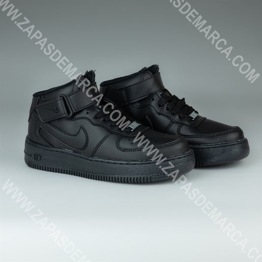 NIKE BOTA NEGRO