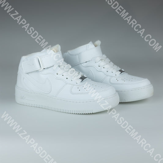 NIKE BOTA BLANCO