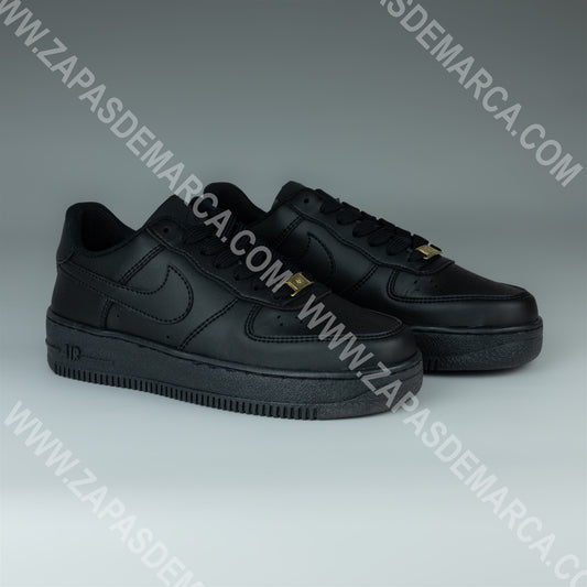 NIKE AIR FORCE NEGRO